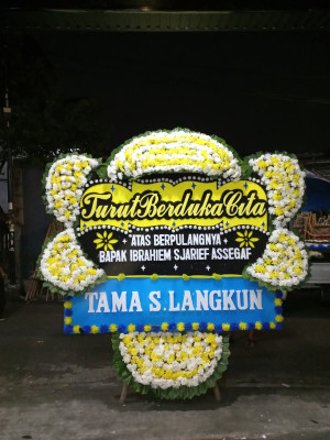 Papan Bunga Duka di Lembo Raya
